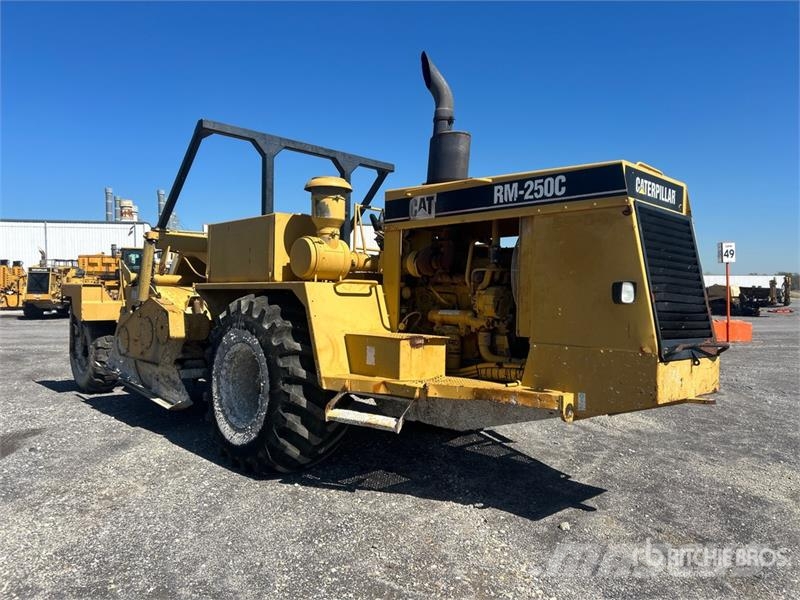 CAT RM-250C Muu