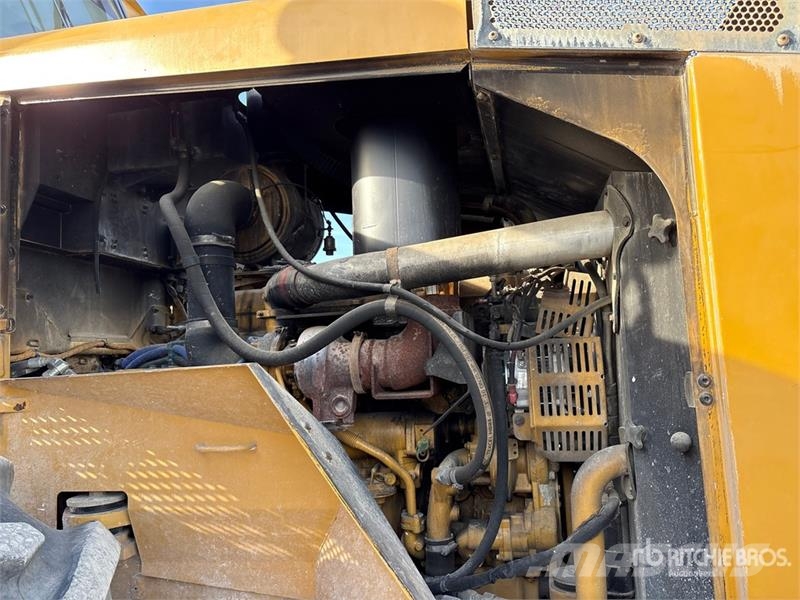 CAT RM300 Wheel Soil Stabilizer Reclaimer Építőipar - Egyebek