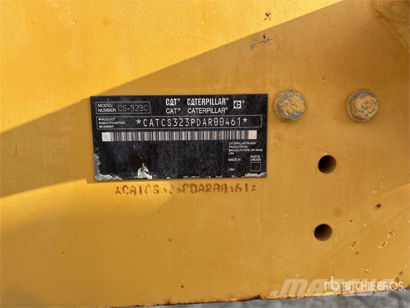 CAT Smooth Drum Compactor Egydobos hengerek