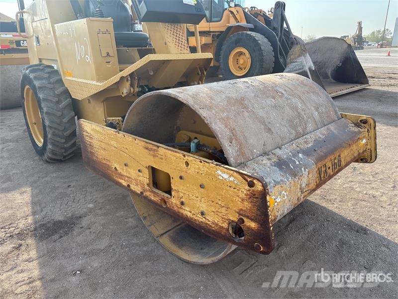 CAT Smooth Drum Compactor Egydobos hengerek