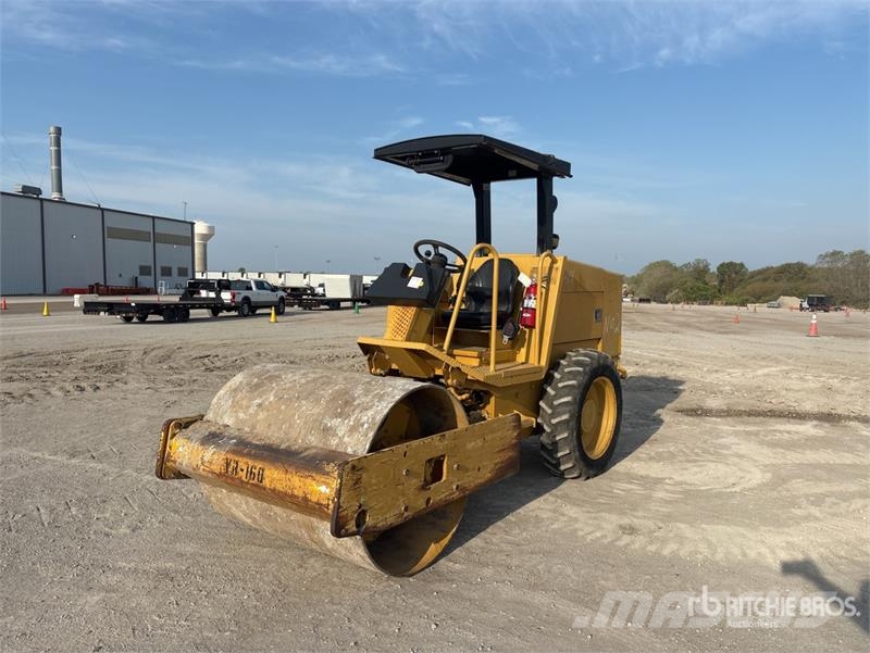 CAT Smooth Drum Compactor Egydobos hengerek