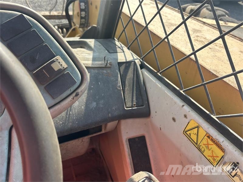 CAT TH220B Teleskopiskie manipulatori