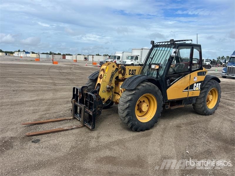 CAT TH220B 텔러 핸들러