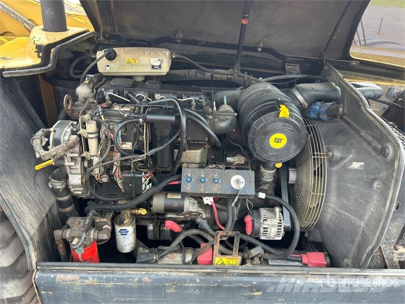 CAT TH220B 텔러 핸들러