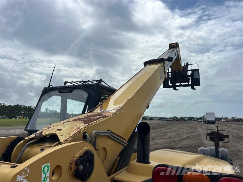 CAT TH220B 텔러 핸들러