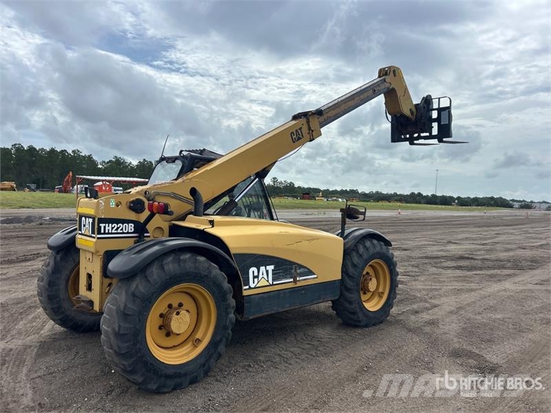 CAT TH220B 텔러 핸들러