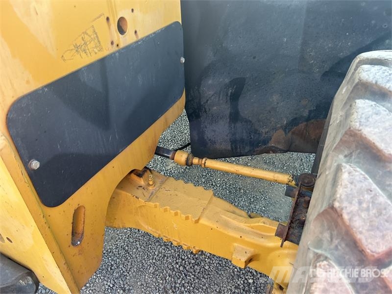 CAT TH220B Teleskopiskie manipulatori