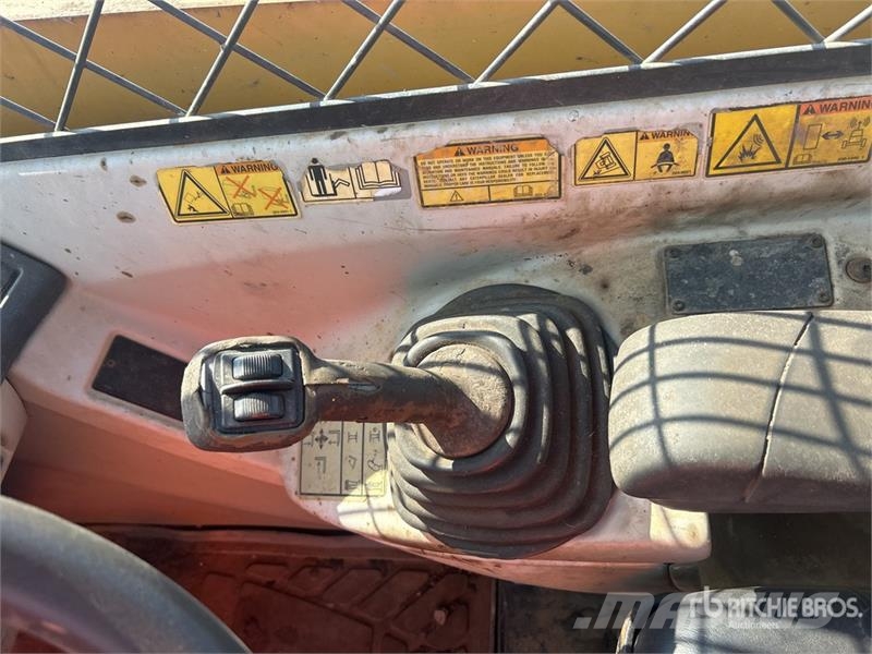 CAT TH220B Teleskopiskie manipulatori