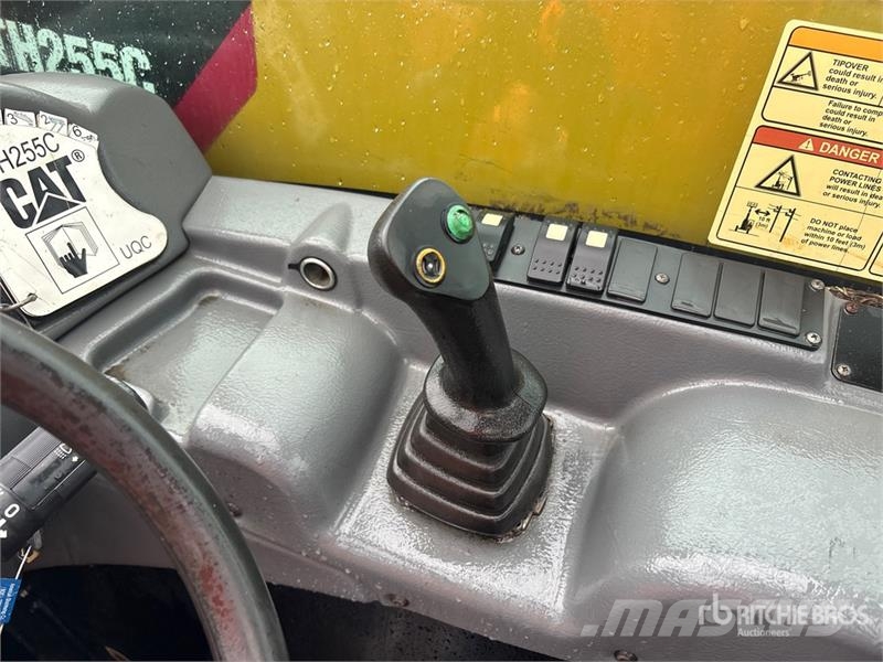 CAT TH255C 텔러 핸들러