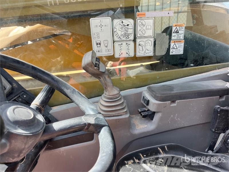 CAT TL1055 Teleskopski viličarji