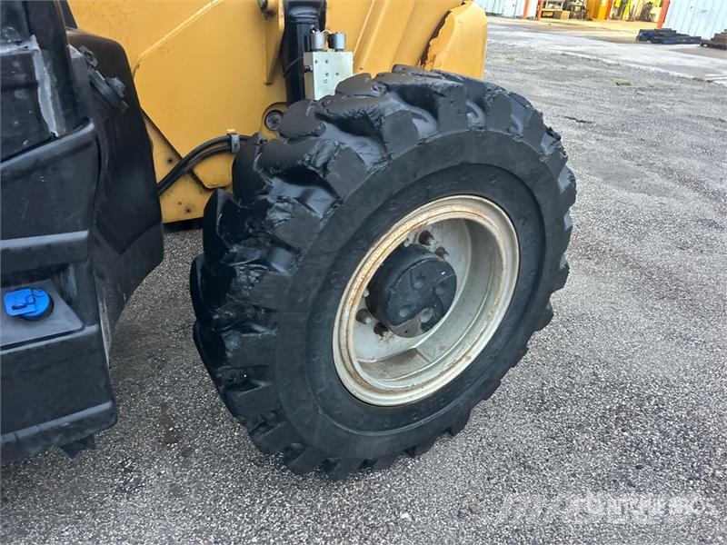 CAT TL1055D Telehandler Teleskoplæssere