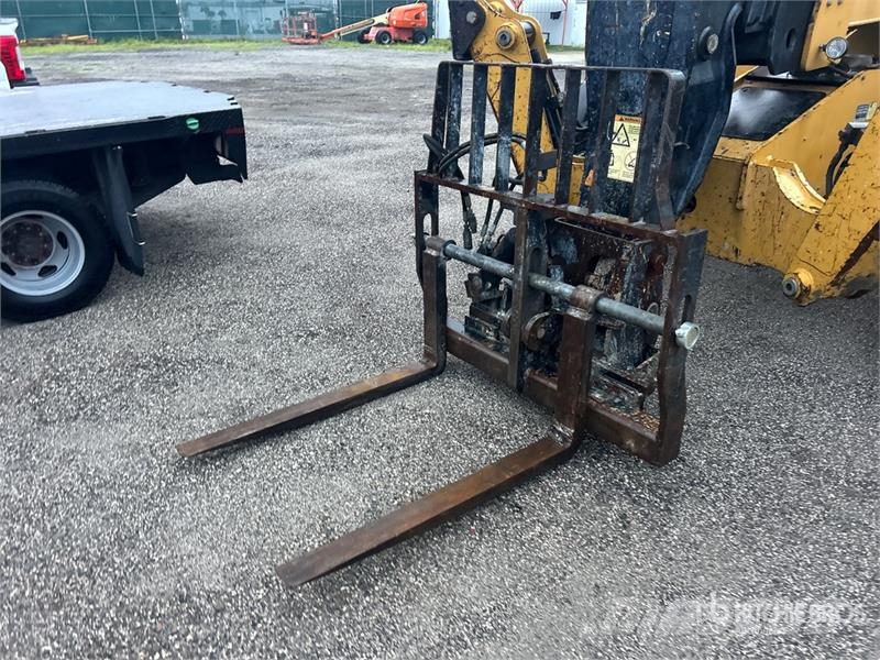 CAT TL1055D Telehandler Teleskoplæssere