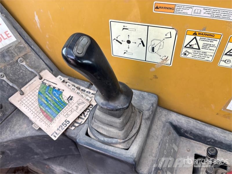 CAT TL1255 Teleskopski viličarji