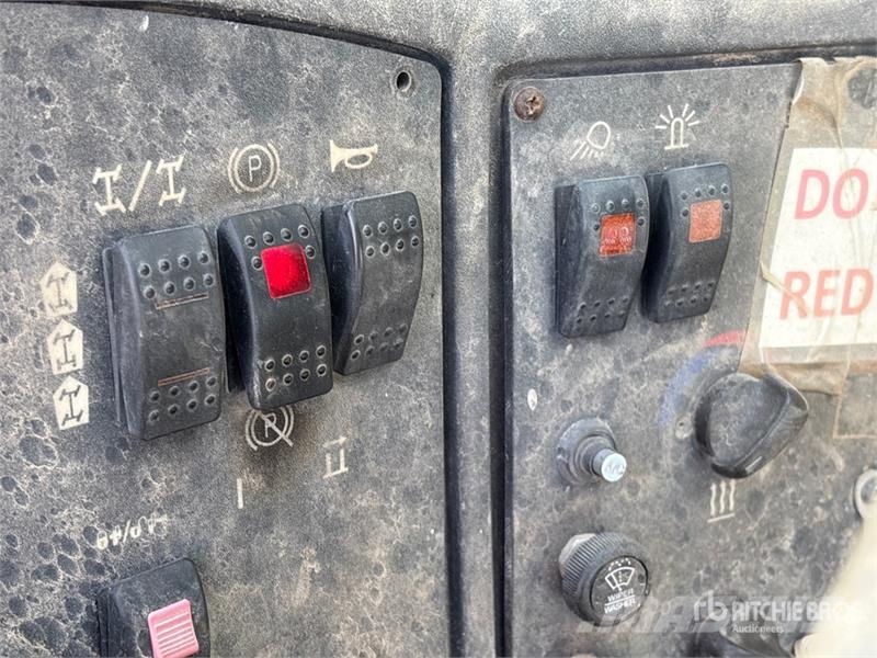 CAT TL1255 Teleskopski viličarji