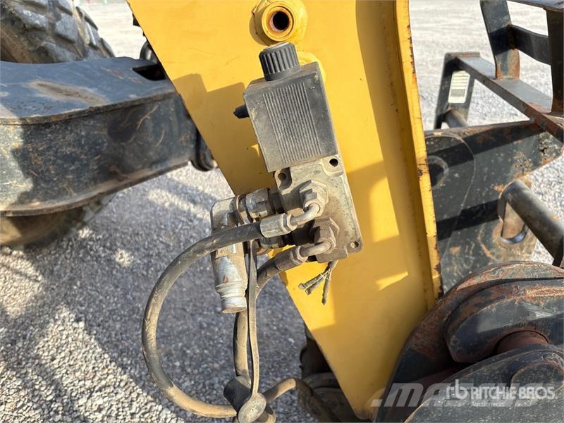 CAT TL1255 Teleskopski viličarji