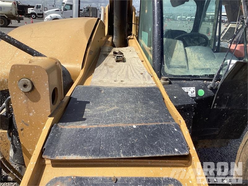 CAT TL1255D Telehandler テレスコーピックハンドラー