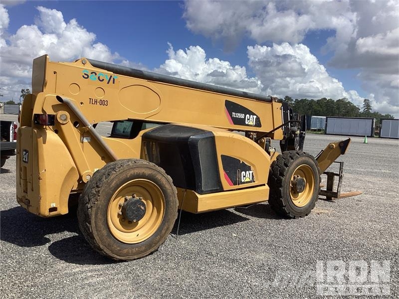 CAT TL1255D Telehandler テレスコーピックハンドラー