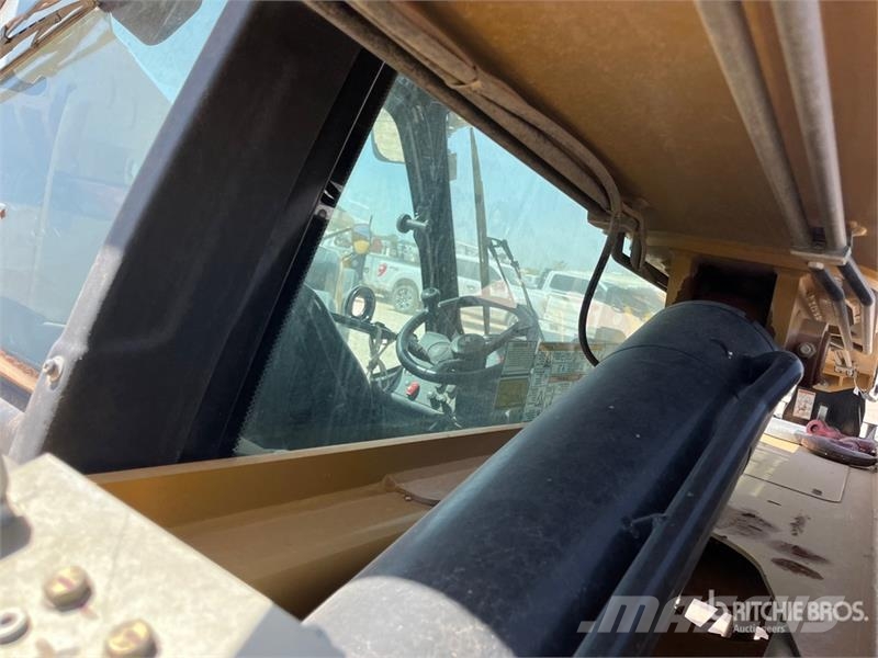 CAT TL642 Telescopic handlers