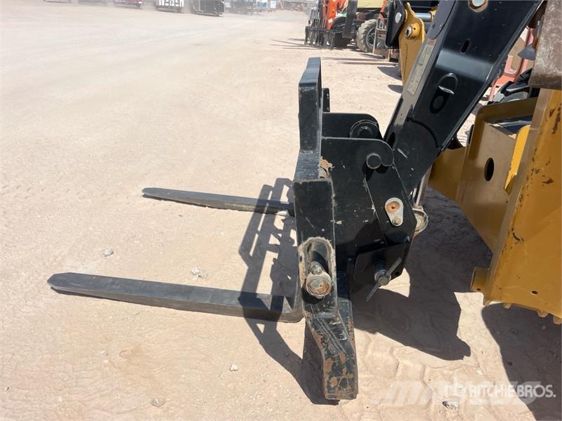 CAT TL642 Telescopic handlers