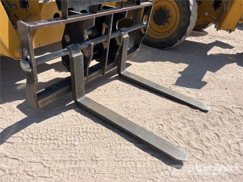 CAT TL642 Telescopic handlers
