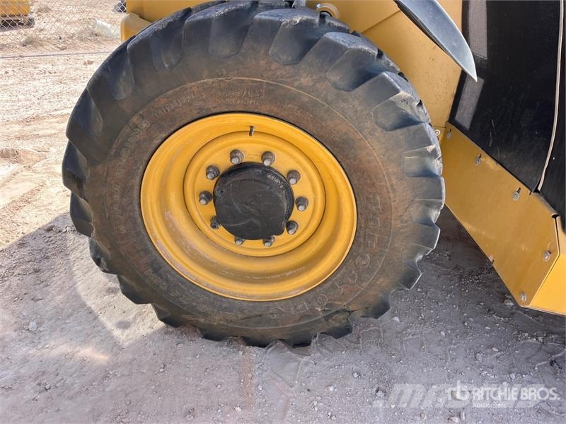 CAT TL642 Telescopic handlers