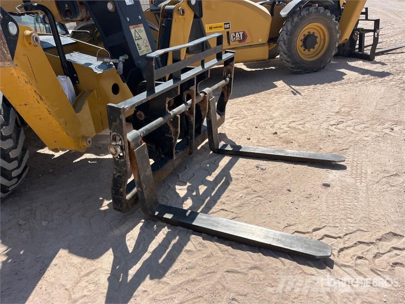 CAT TL642 Telescopic handlers