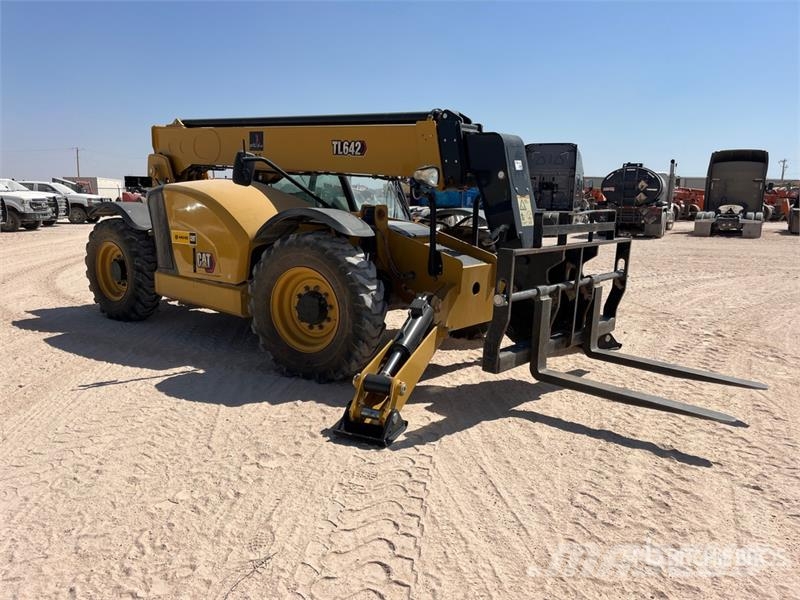CAT TL642 Telescopic handlers