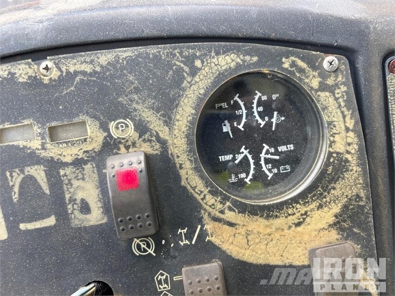 CAT TL642 テレスコーピックハンドラー