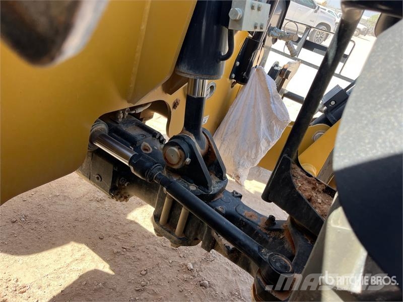CAT TL642 Telescopic handlers