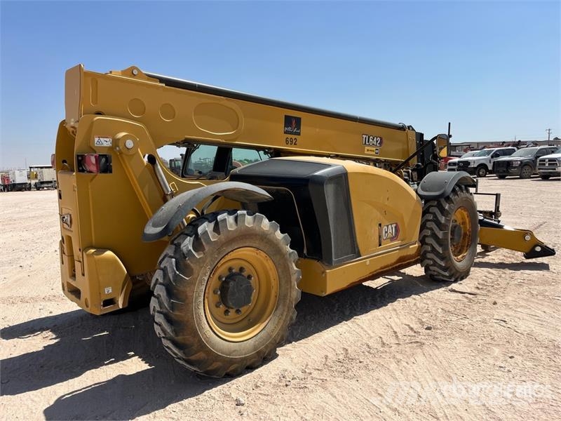 CAT TL642 Telescopic handlers