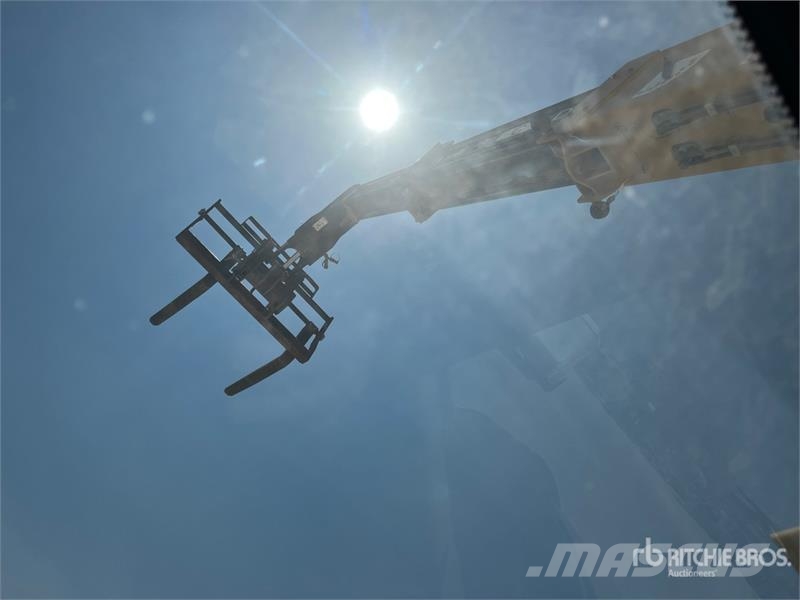 CAT TL642 Telescopic handlers