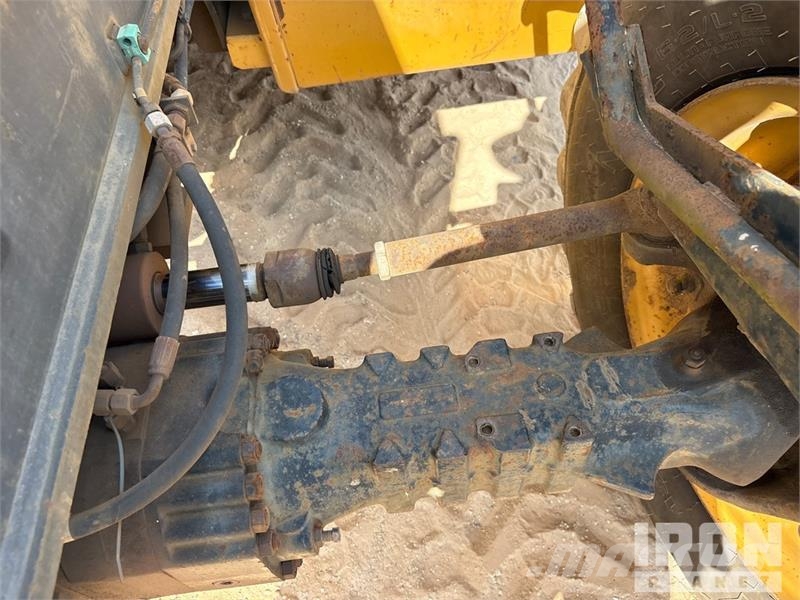 CAT TL642 テレスコーピックハンドラー