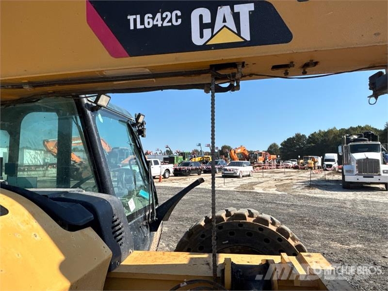 CAT TL642C Teleskopski viljuškari