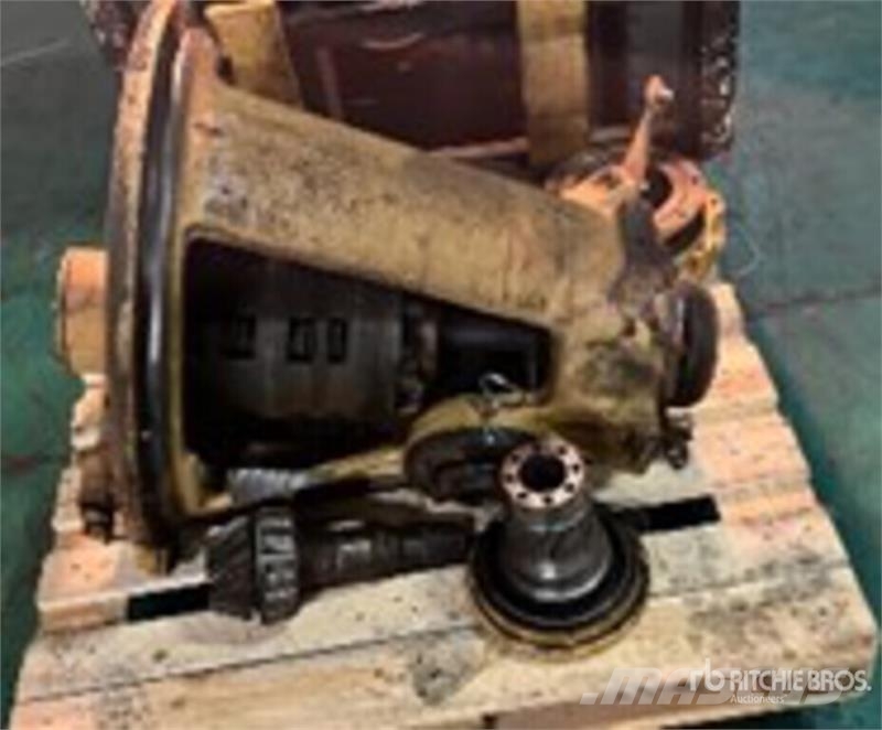 CAT (Used) Transmission - Fits Cat D5 Vaihteistot