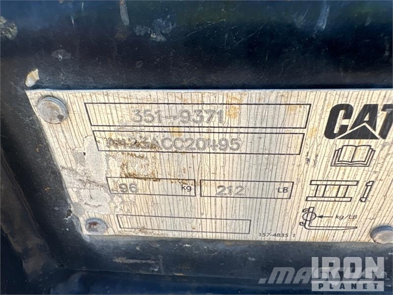 CAT V25ACC20135 48 in Skid Steer Forks Vilice