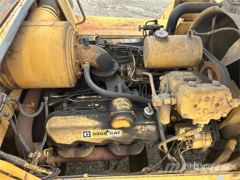 CAT V330B 33000 lb Forklift (Inoperable) Andere Gabelstapler