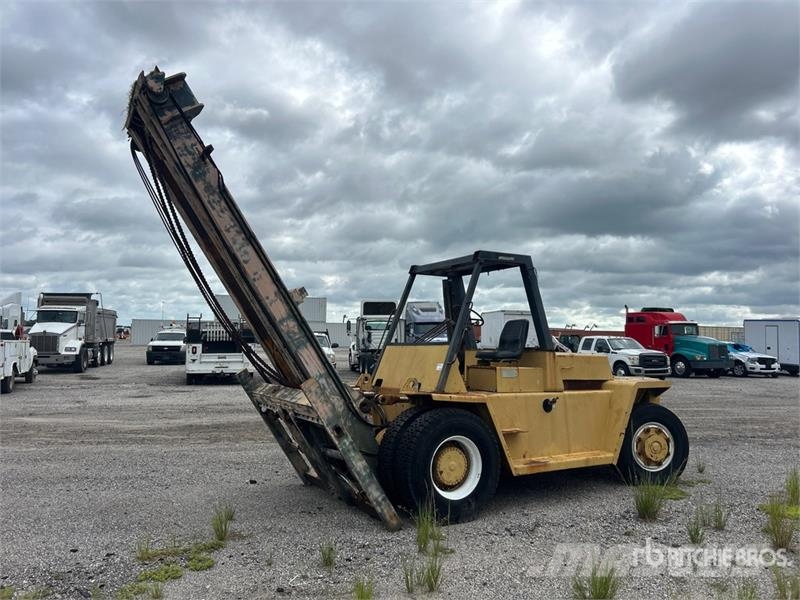 CAT V330B 33000 lb Forklift (Inoperable) Andere Gabelstapler
