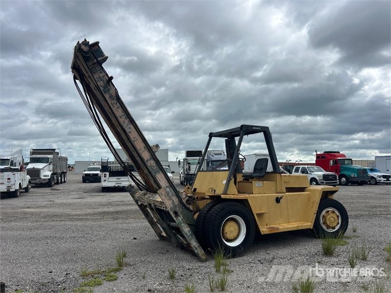 CAT V330B 33000 lb Forklift (Inoperable) Andere Gabelstapler