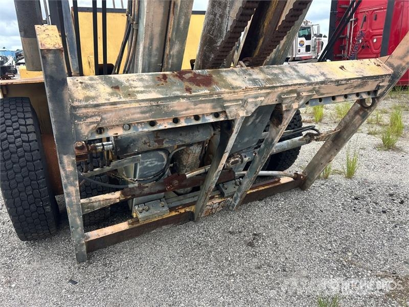 CAT V330B 33000 lb Forklift (Inoperable) Andere Gabelstapler