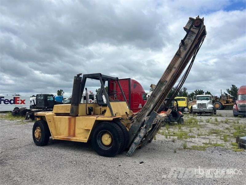 CAT V330B 33000 lb Pneumatic Tire Forklift (Inoperable شاحنات ذات رافعات شوكية - أخرى