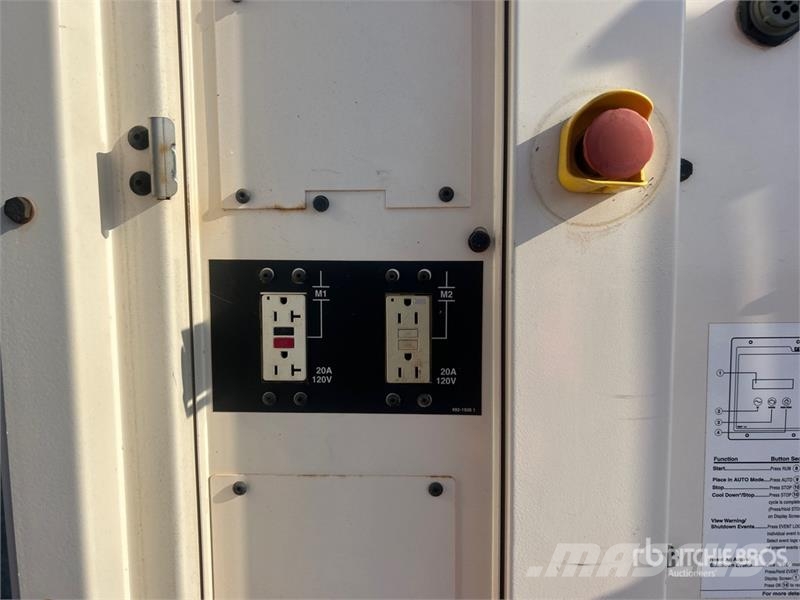 CAT XQ35 35 kVA Mobile Generator Set مولدات ديزل