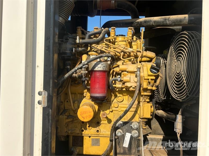 CAT XQ35 35 kVA Mobile Generator Set مولدات ديزل