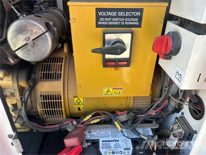 CAT XQ35 35 kVA Mobile Generator Set مولدات ديزل