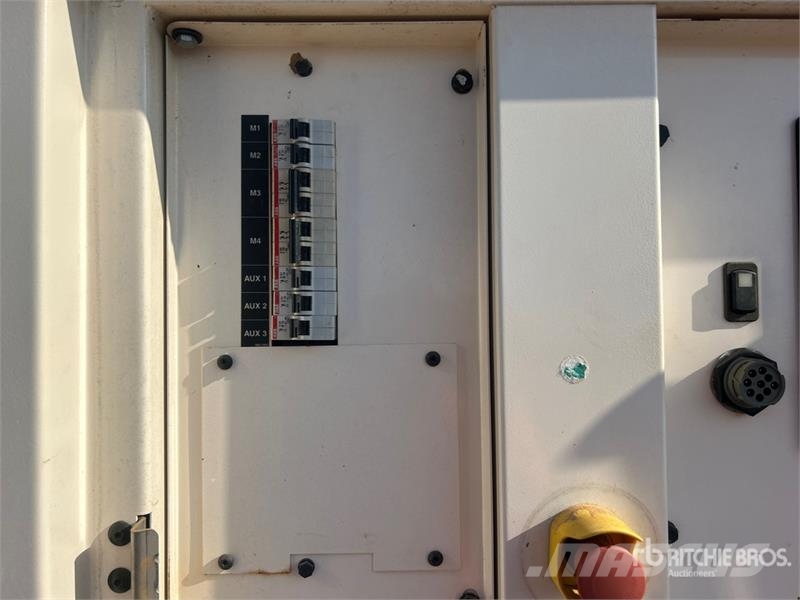 CAT XQ35 35 kVA Mobile Generator Set مولدات ديزل