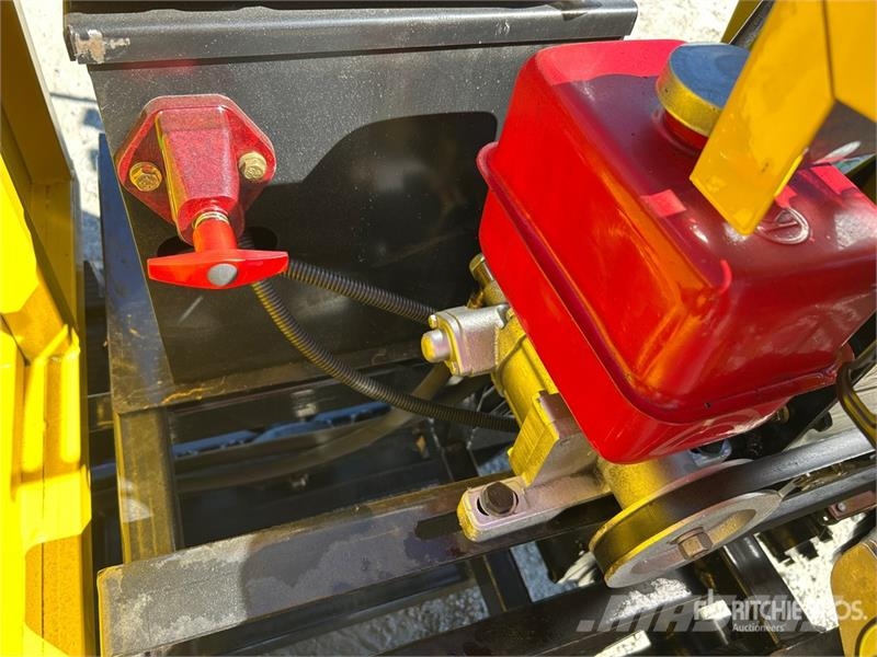  CDW25 1.653 ton Mini Crawler Dumper (Unused) Site dumpers