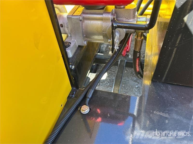  CDW25 1.653 ton Mini Crawler Dumper (Unused) Site dumpers