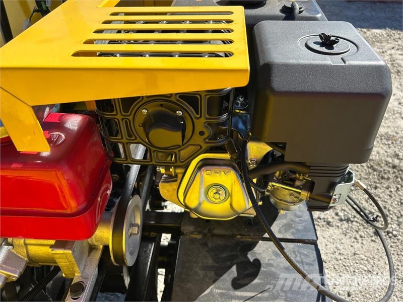  CDW25 1.653 ton Mini Crawler Dumper (Unused) Site dumpers