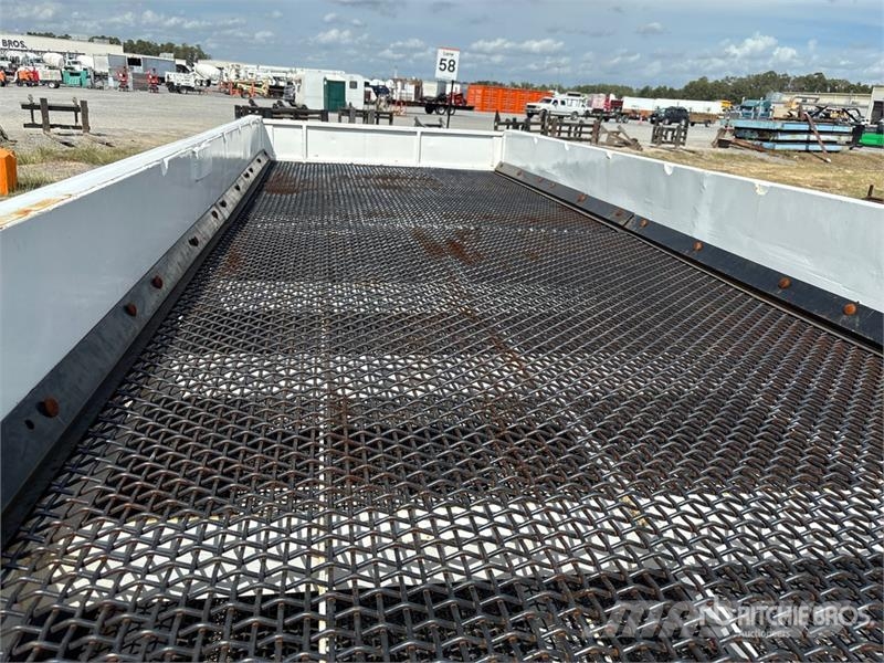 Cedarapids Skid-Mounted Multi-Deck Horizontal Vibrating Scree غرابيل