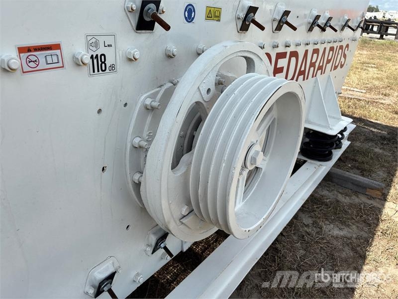 Cedarapids Skid-Mounted Multi-Deck Horizontal Vibrating Scree غرابيل