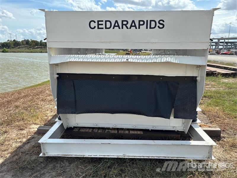 Cedarapids Skid-Mounted Multi-Deck Horizontal Vibrating Scree غرابيل